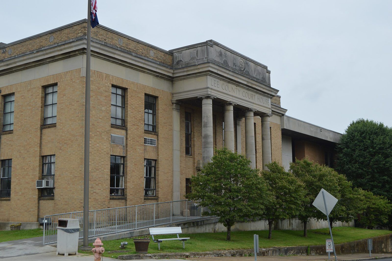 Lee County Courthouse in Jonesville, front