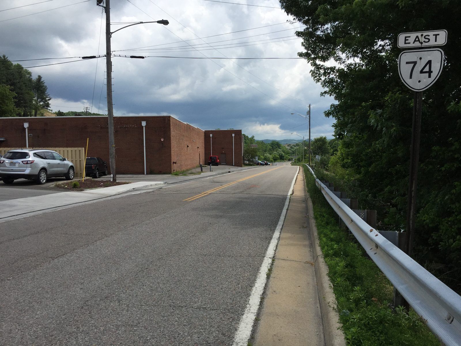2017-06-12 12 25 17 View east along Virginia State Route 74 (Coeburn Avenue) just east of U.S. Route 23 Business and U.S. Route 58 Alternate Business (Park Avenue) in Norton, Virginia