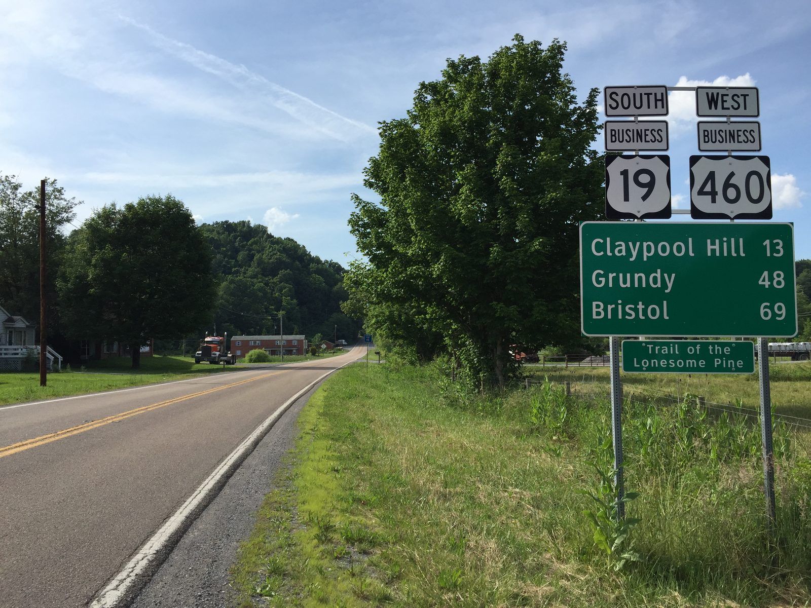 2017-06-11 17 18 23 View south along U.S. Route 19 Business and west along U.S. Route 460 Business (Main Street) at Virginia State Route 91 (Wittens Valley Road) in Frog Level, Tazewell County, Virginia